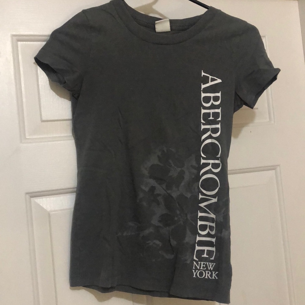 Small Abercrombie tshirt
